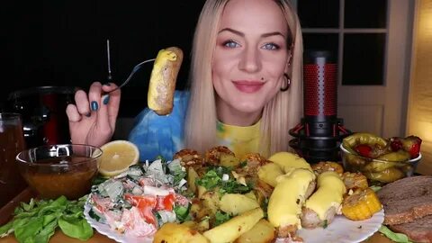 Асмр кушают