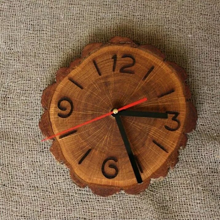 Сделай часы тусклее. Часы из дерева. Часы из деревянного спила. Часы настенные деревянные. Часы из дерева настенные.