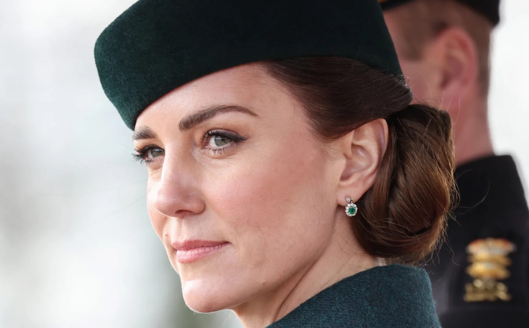 Kate middleton latest news. Миддлтон. Kate Middleton. Кейт Миддлтон папарацци 2022. Фасинаторы Кейт Мидлтон.