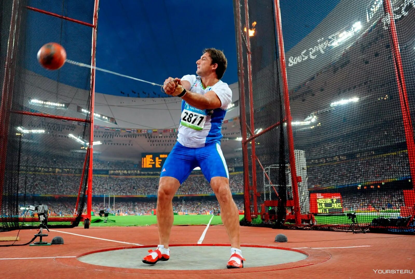 Метательные снаряды в легкой атлетике вес. Вес снарядов для метания в легкой атлетике. Спортсмены по легкой атлетике. Легкая атлетика вес. Легкая атлетика вес.