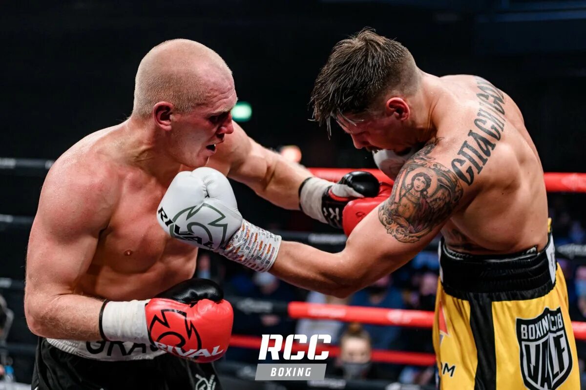 Удары в боксе. Чемпионат европы по боксу пермь 2002. Хук удар в боксе. Бокс прямая. Джеб кличко.