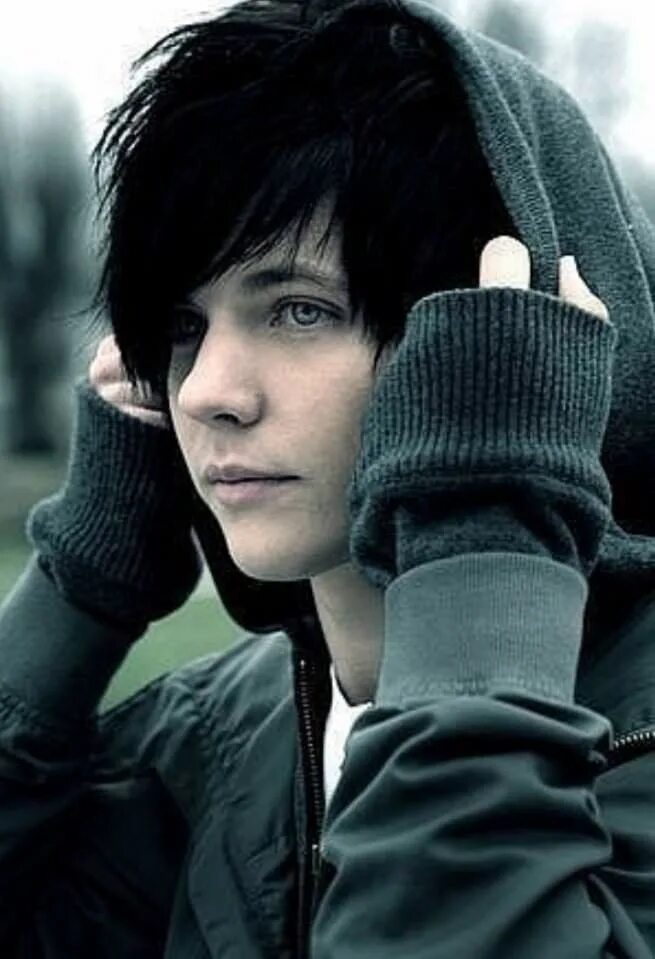 мужские стрижки с длинной челкой. Maxence danet-fauvel волдеморт. джино паскуалини. мужские стрижки с челкой. кристофер маккрори тату.