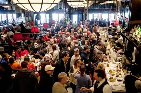 The restaurant was crowded