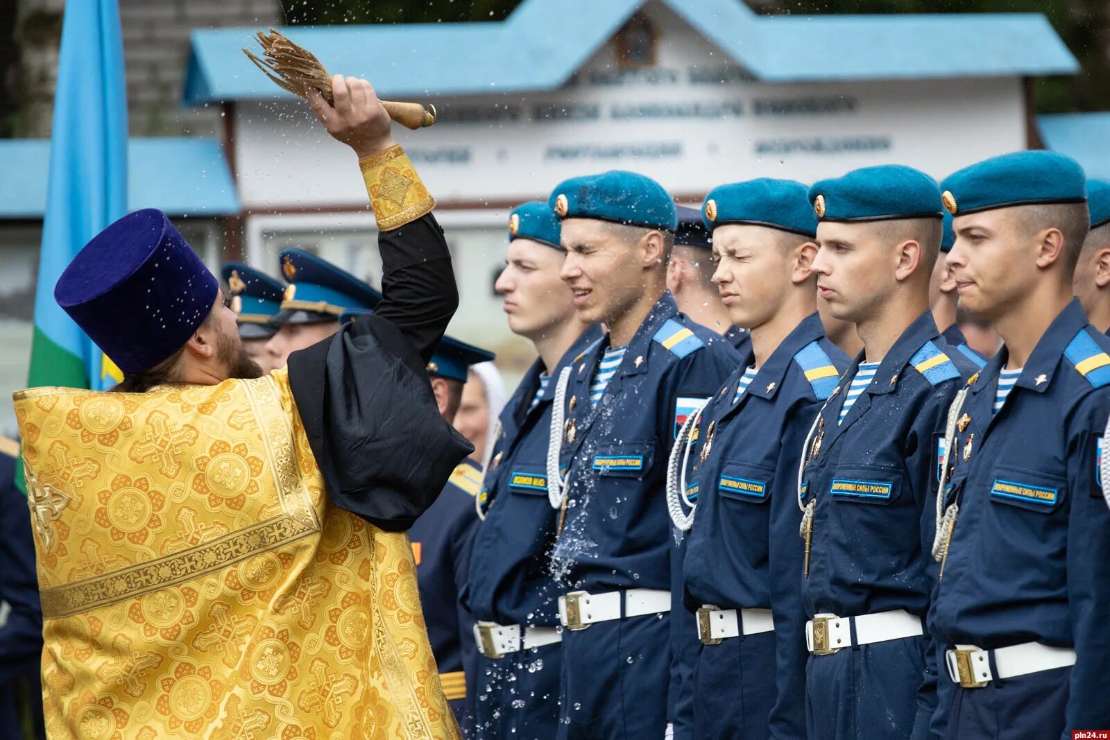 Город псков какие войска. Псков ВДВ 2 августа. Парад Псков ВДВ 2.08.22. Форма ВДВ 2022. Современная форма ВДВ.