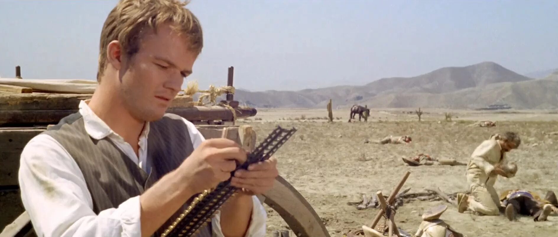 Пуля ost. Денис майданов пуля. Песню из кинофильма пуля. Золотая пуля кадры из фильма. Когда пуля попадает в цель фильм 1996.