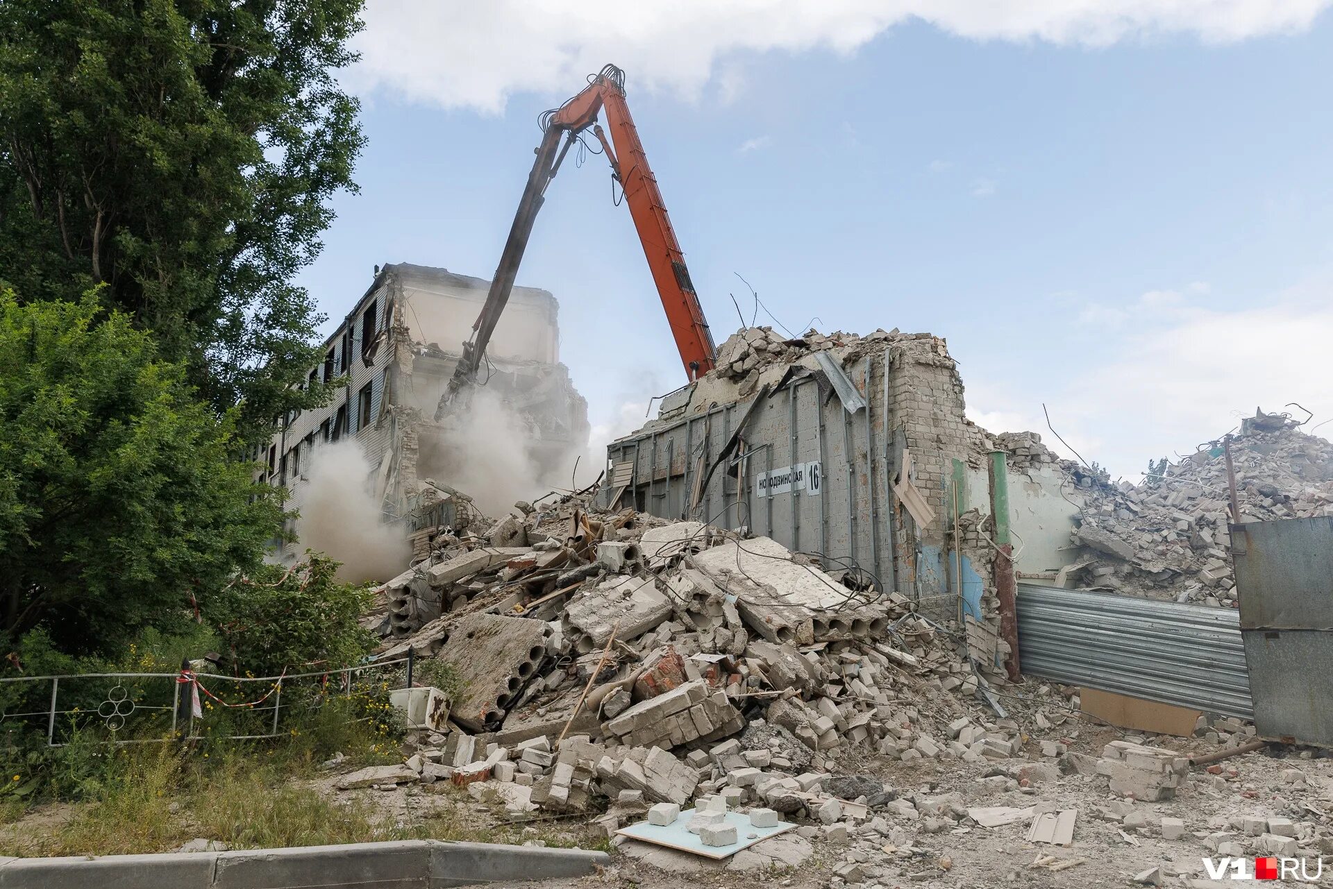 В Волгограде сносят завод Газоаппарат. Морятник в Волгограде снесли. Завод. Завод Волгогазоаппарат.