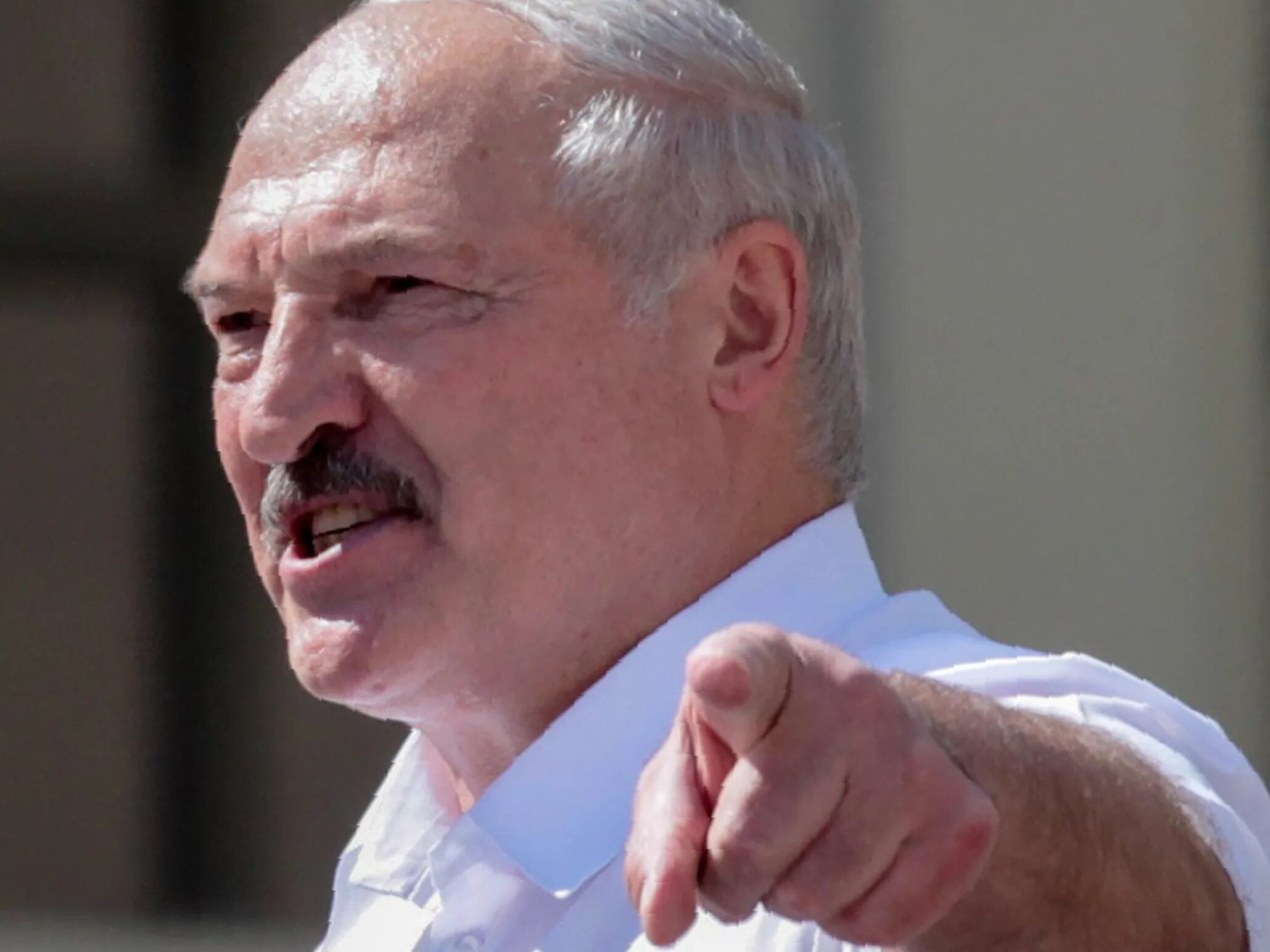 Лукашенко осудил. Лукашенко. лукашенко злой. морда лукашенко. лукашенко орет.
