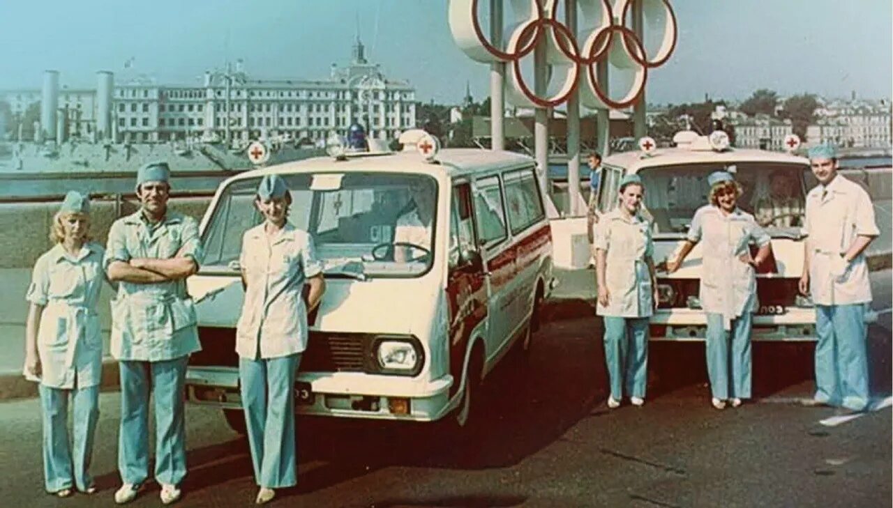 Советские врачи были. Ленинград 1979. Советские скорой помощи. Медицина в СССР.