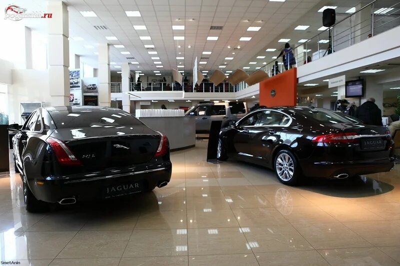 Новые автомобили автосалон. Штутгарт екатеринбург мойка. Jaguar автосалон. Дилер автомобилей. Екатеринбург екатеринбург тойота.