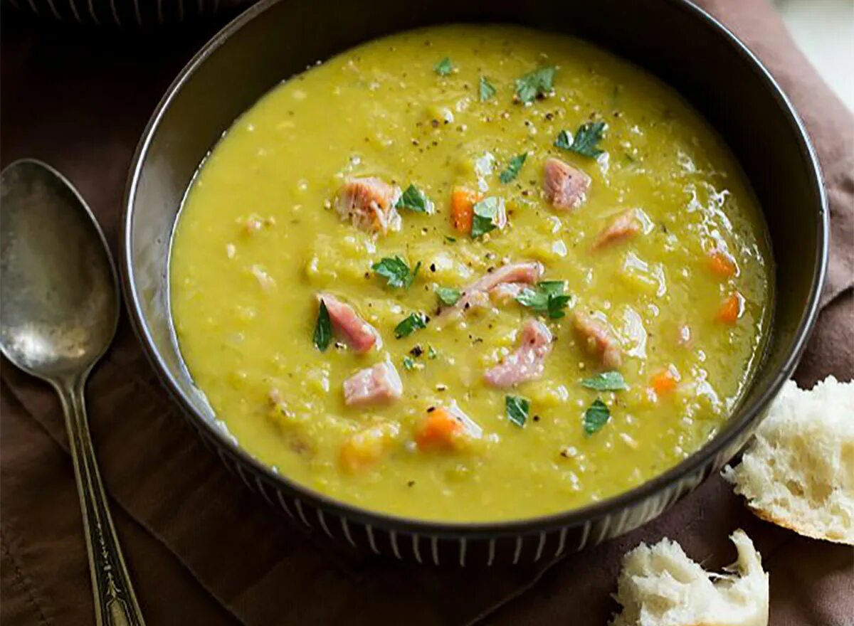 Самый вкусный гороховый суп. Горох для супа. Рецепт вкусного горохового супа. Как сварить вкусный гороховый суп. Можно в год гороховый суп