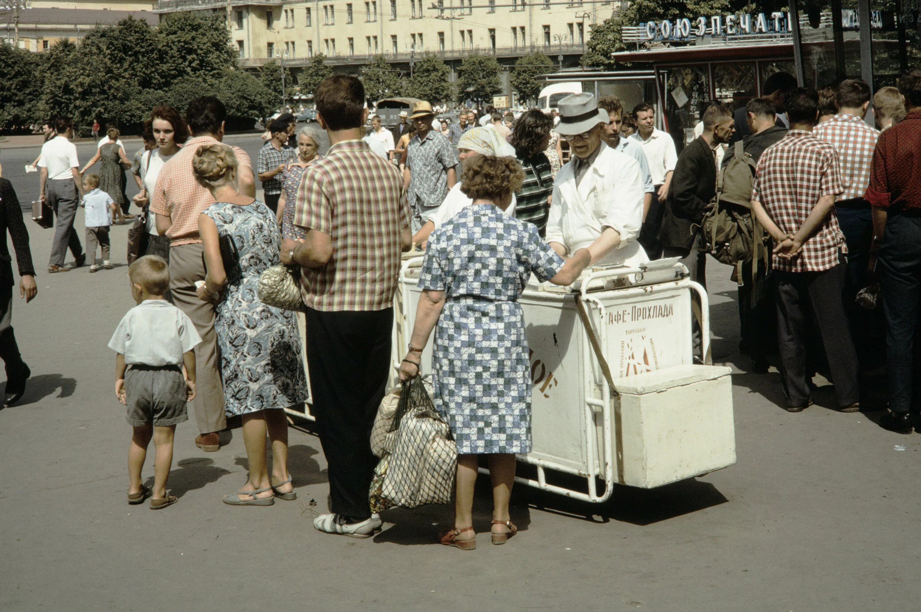 1959. Харрисон Форман в Москве. Москва 1959 года в фотографиях Харрисона Формана. Фотограф Харрисон Форман 1959. Харрисон Форман в Москве 1959 года фото. 1950 1970 годы в россии