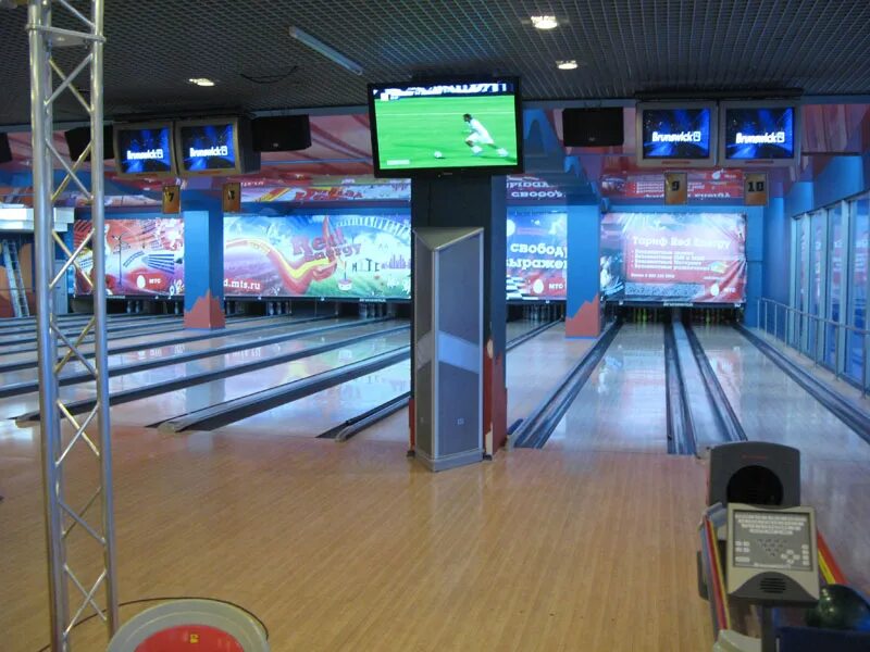 Боулинг в железнодорожном юнион. Джоли болл бердск. Боулинг в новомосковском тц. Тц москва боулинг. Боулинг холл на береговой ростов.