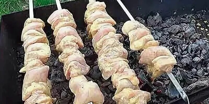 Шашлык какой размер кусков. Шашлык на мангале.