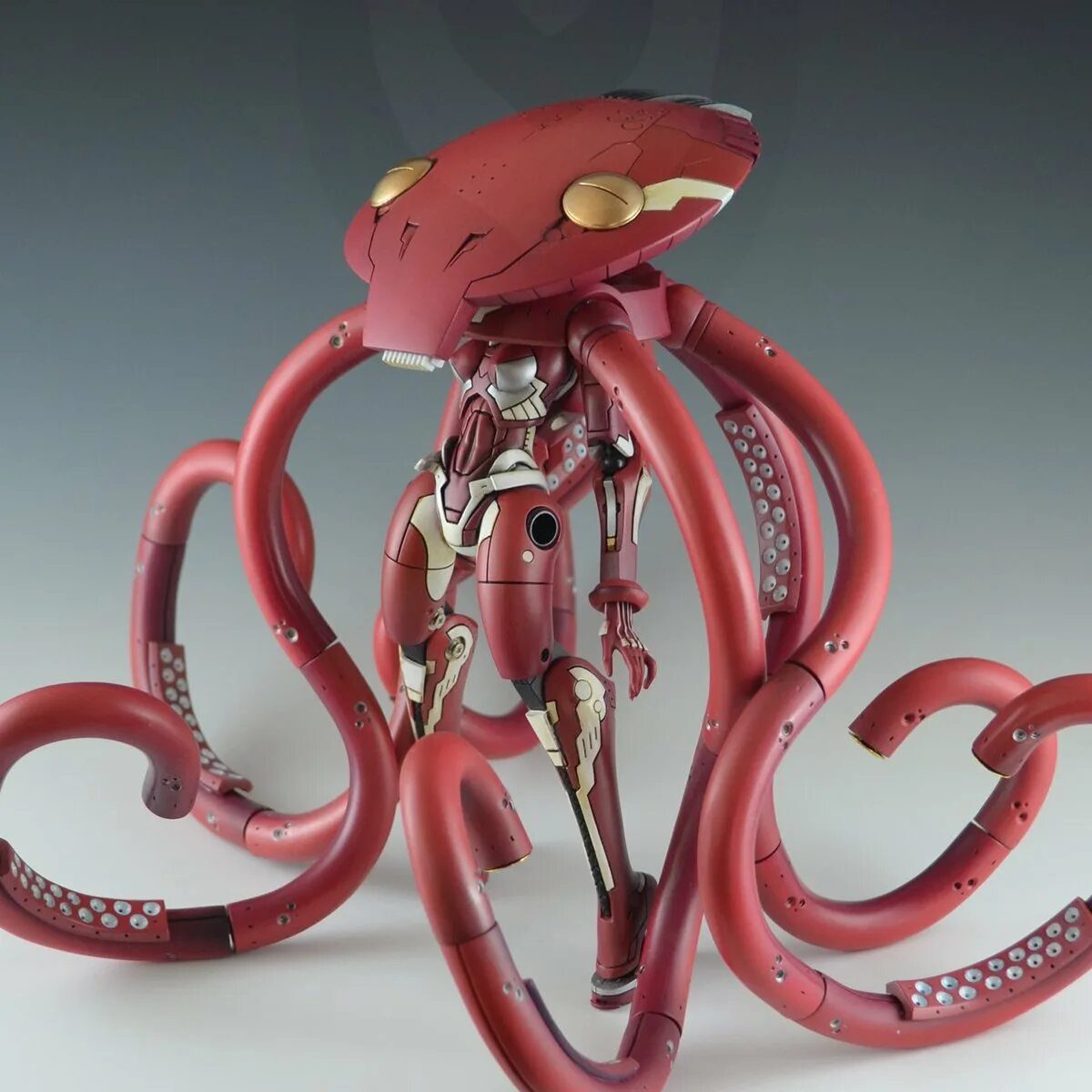 Робот осьминог. Робот кракен. octopus vulgaris велосипед. металлические щупальца.