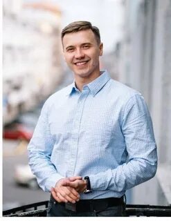 35 людей