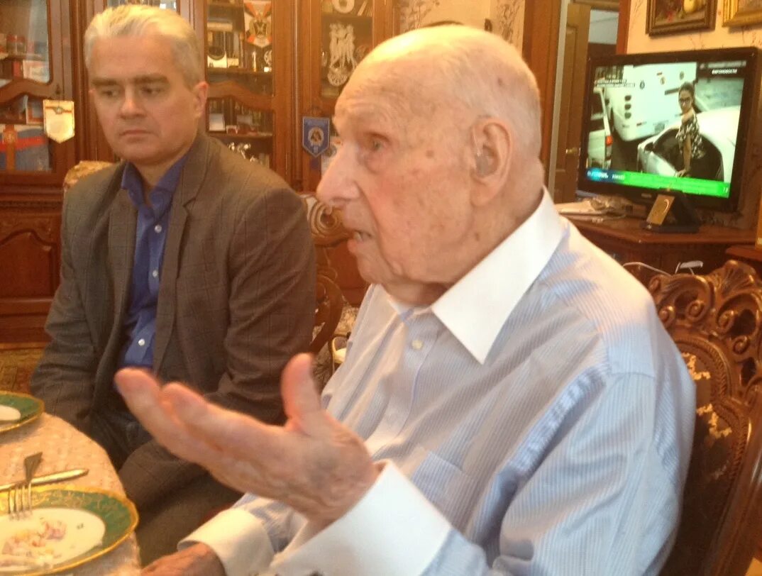 Горбачев юрий емельянович. Горбачев михаил сергеевич 1985. Ельцин борис николаевич секретарь свердловского обкома. Горбачев 1991. Михаил горбачев 1985.