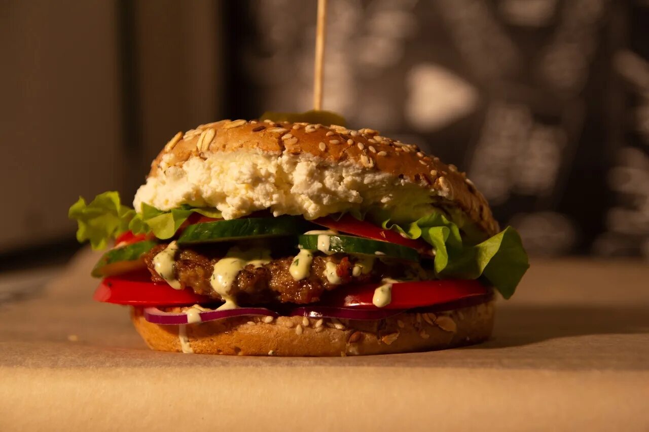 Bro burger. Бургеры salam bro. бургер бро краснодон. бургер темный бро. бургер бро меню.