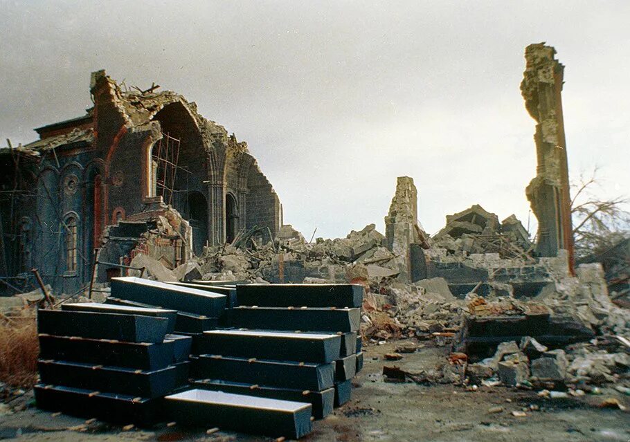 Землетрясение в гюмри. Землетрясение в армении 1988 ленинакан. землетрясение в городе спитак 1988 декабрь.