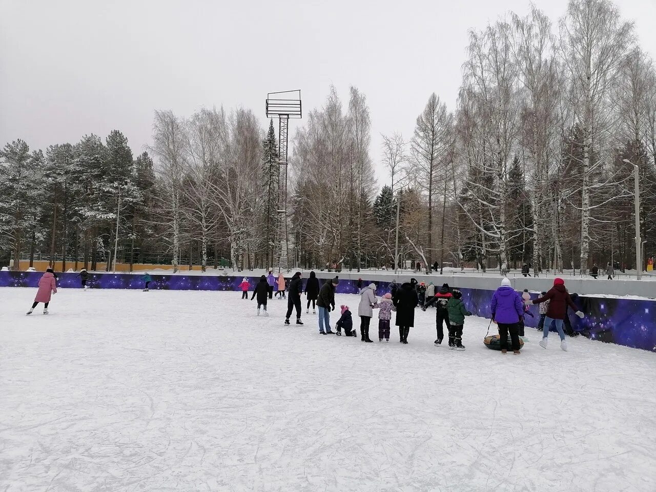 Гагаринский парк Киров каток. Парк Кирова Ижевск каток. Парк Гагарина Киров каток. Нововятск каток. Каток киров цена