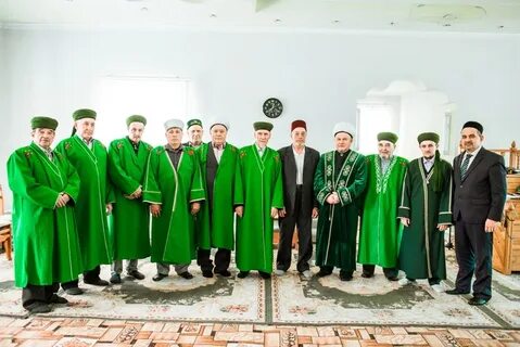 Мулла в мечети