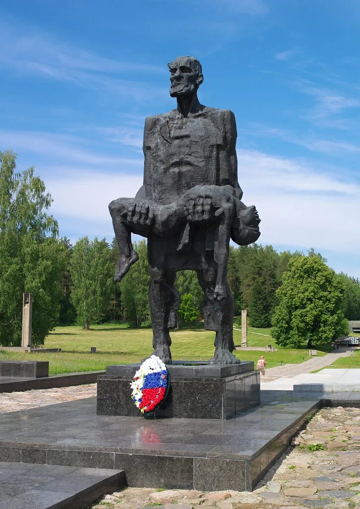 Мемориал хатынь в белоруссии. Хатынь каменский. Непокоренный хатынь. Мемориальный комплекс хатынь селиханов. Мемориальный комплекс хатынь, белоруссия.