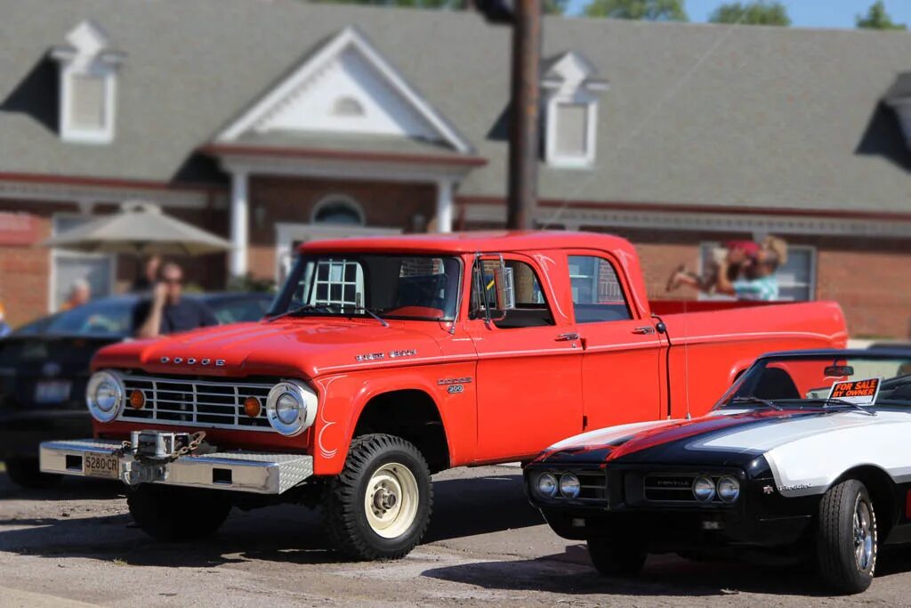 1979 dodge d-200 crew cab. 1984 dodge crew cab. Dodge super 8 hemi. Dodge crew. Dodge power wagon 1975.