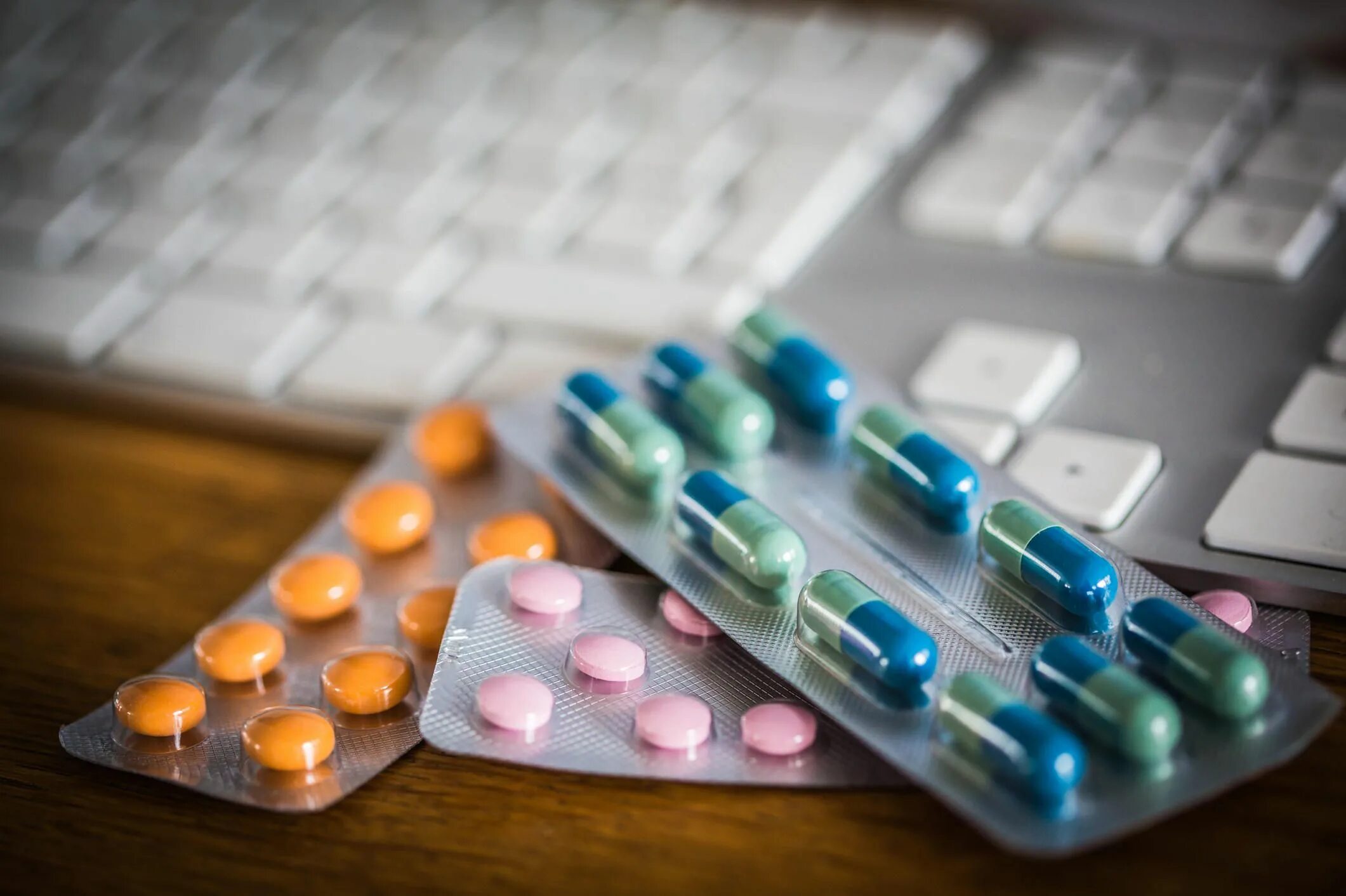 Российские лекарства. Лекарственное отравление. Зависимость от лекарств. Лекарство ранее. Лекарство ранее.
