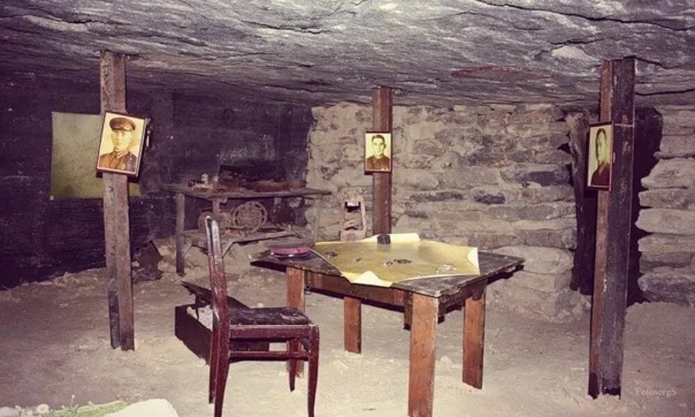 Керчь каменоломни аджимушкая. Керчь каменоломни аджимушкая. Аджимушкайские каменоломни музей. Керчь аджимушкайские каменоломни. Керчь катакомбы аджимушкай.