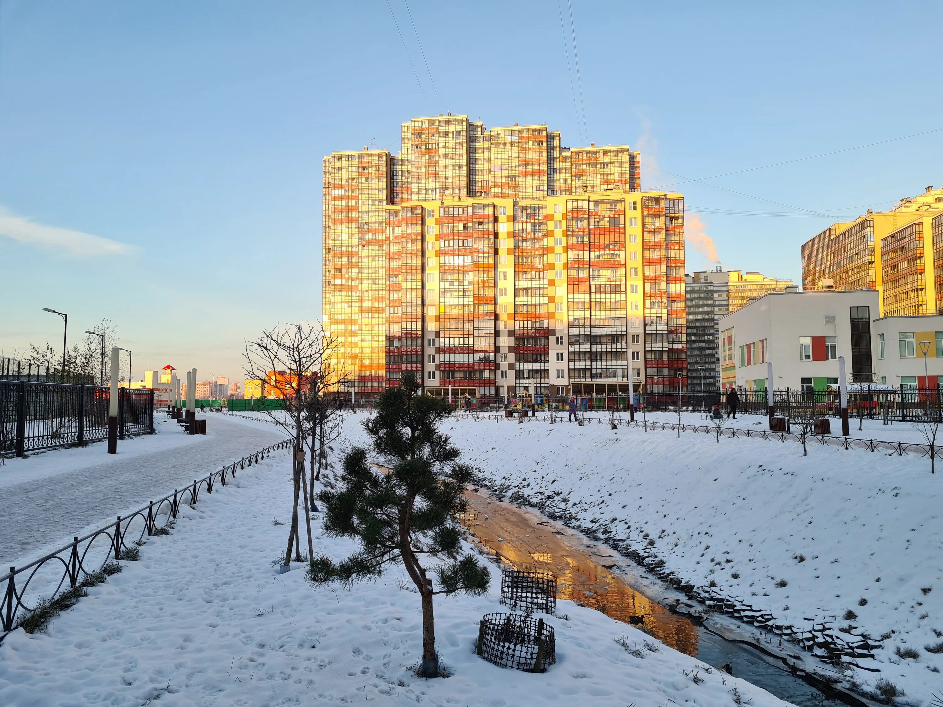 Прогноз кудрово. Кудрово зимой 2025. мега парк в кудрово зимой. кудрово 1927. храм в кудрово зимой.