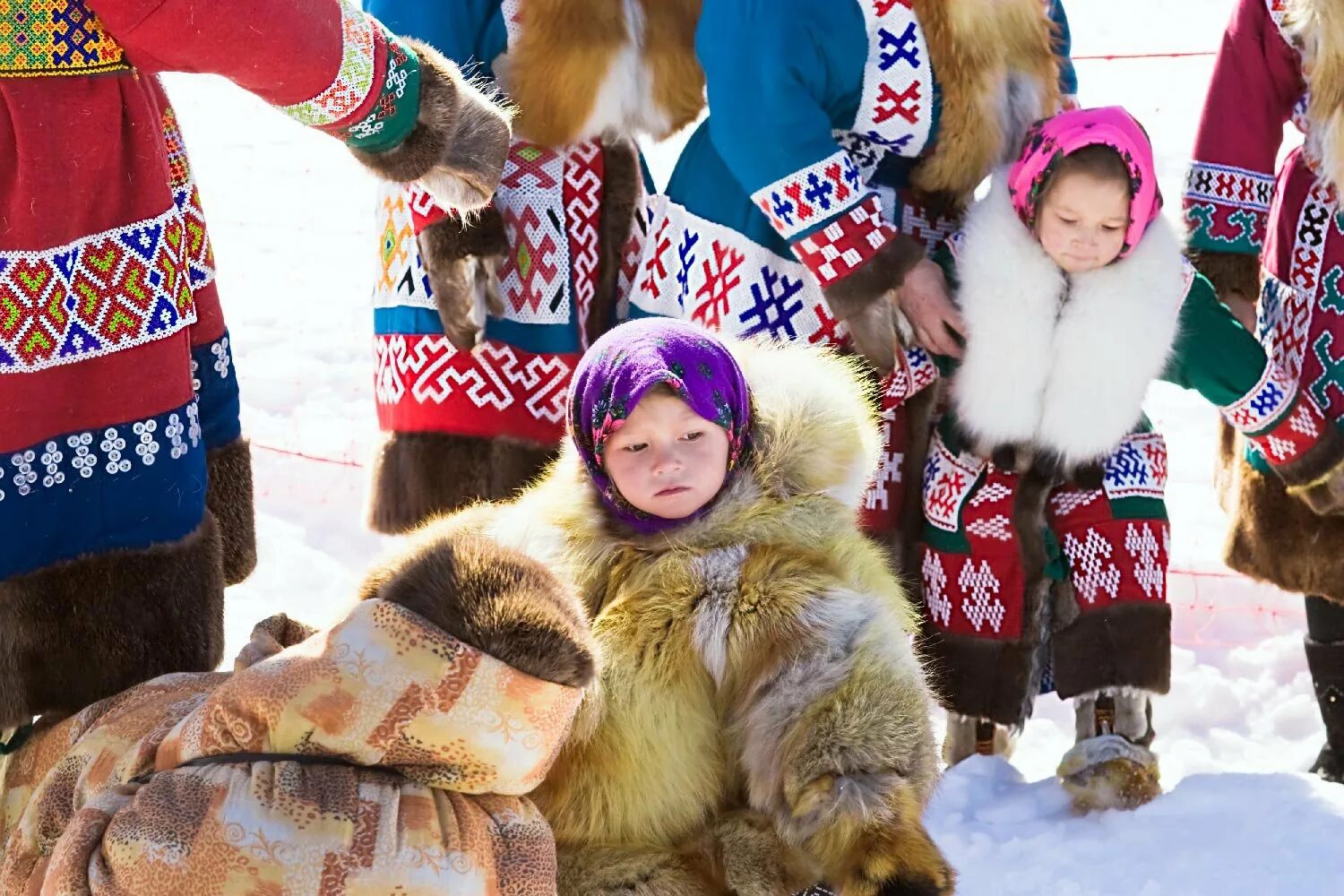 Народы россии манси. Ненцы Ханты манси. Одежда Ханты и манси. Народы севера Ханты и манси. Ханты и манси дети.