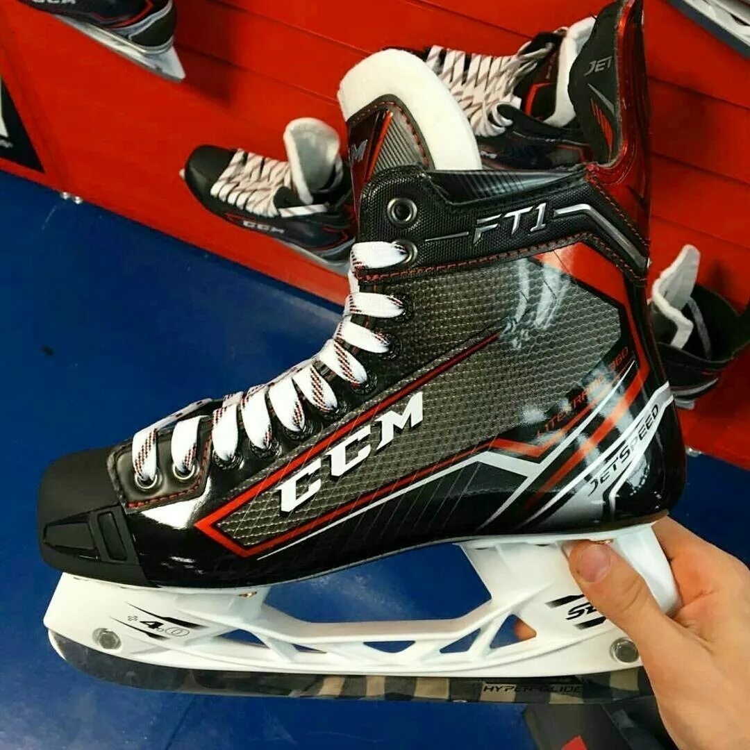 Топовые коньки. Ccm Jetspeed ft1. Коньки ccm Jetspeed. Коньки ccm Jetspeed ft. ССМ Jet Speed ft1.