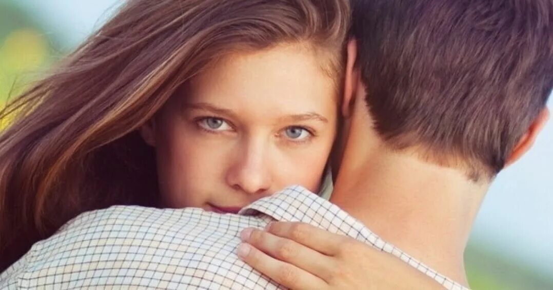 Женская ревность. Девушка ревнует парня. Если девушка любит она ревнует. Отношения с женатым мужчиной. Девушка начинает ревновать.