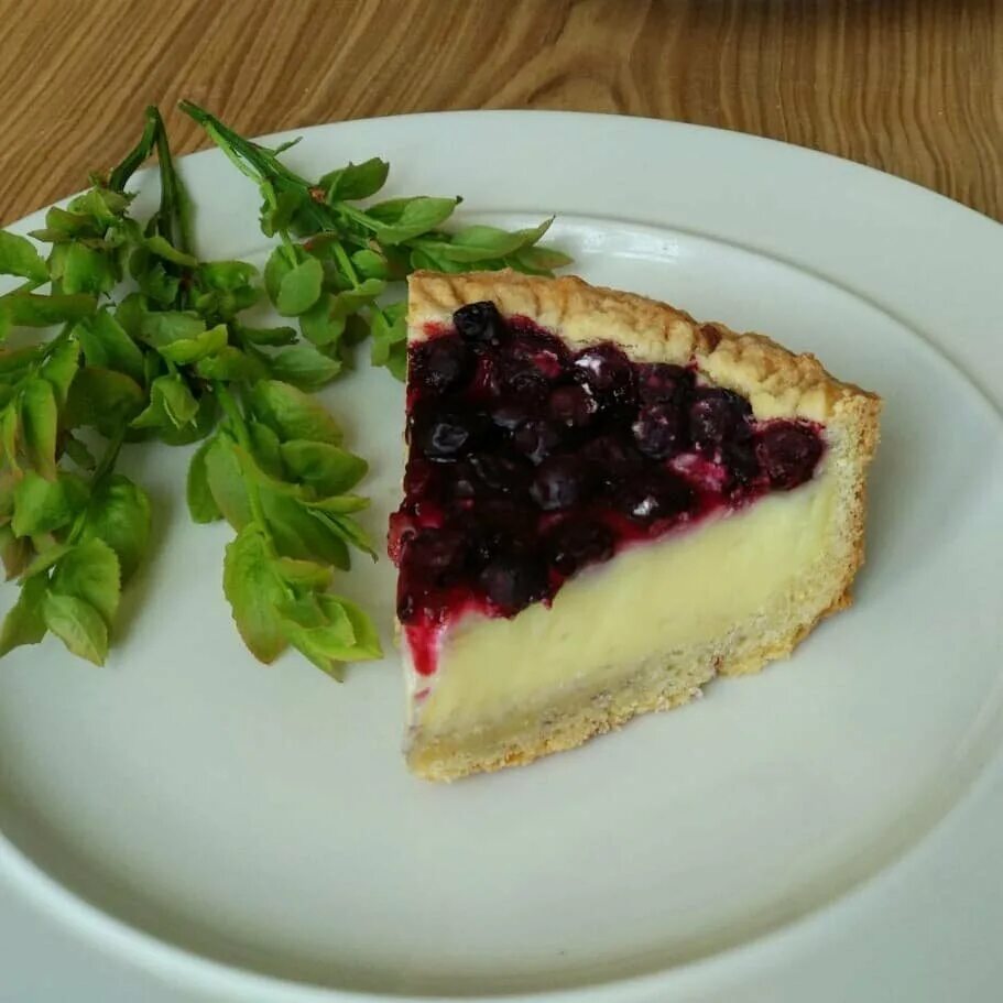 Открытый пирог с черной смородиной. Пирог с творогом и смородиной. Песочный пирог со смородиной. Песочный пирог с черной смородиной. Песочный пирог с черной смородиной замороженной.