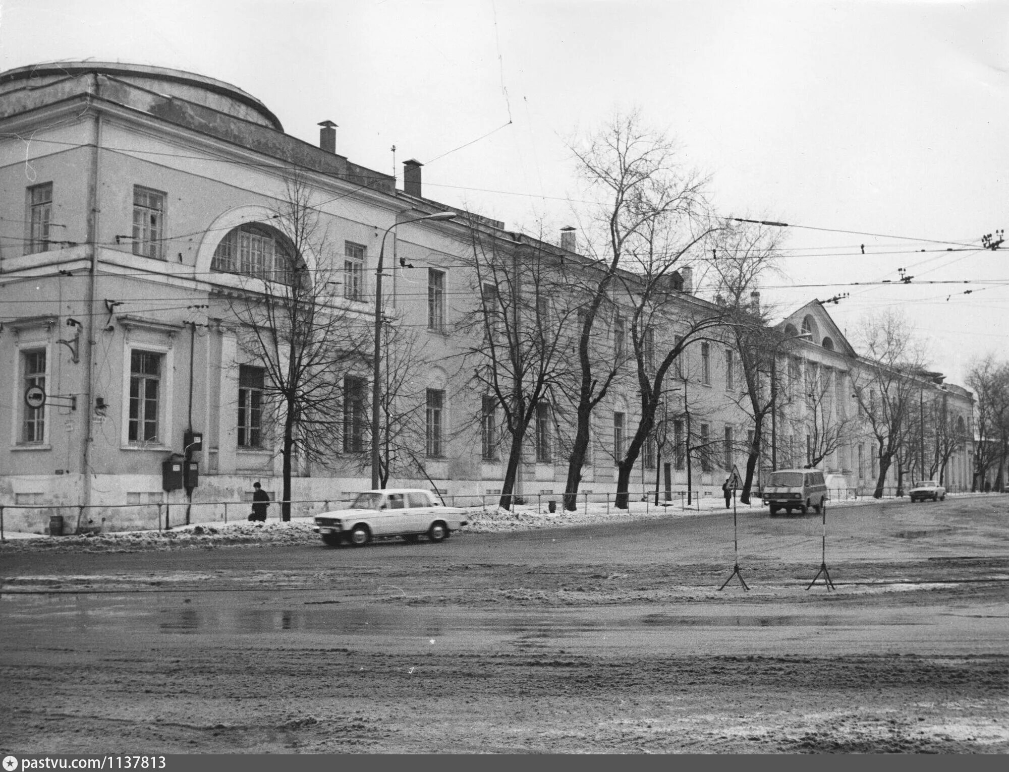 Госпитальная площадь Москва. Госпитальная улица Москва. Лефортово. Госпитальный сквер. Госпитальная улица 1870 год. Госпитальная 3 корп 21