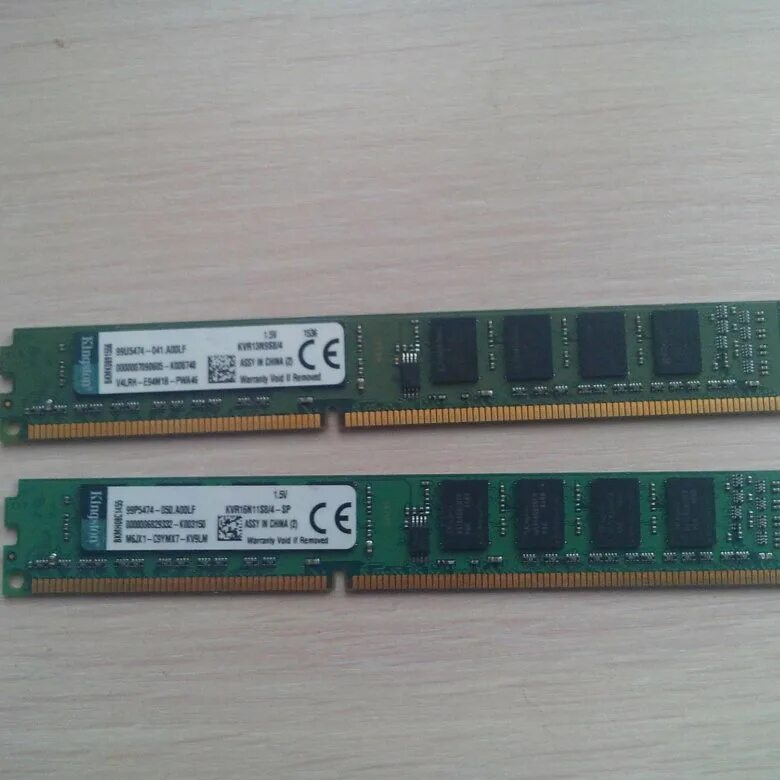 Плашка памяти ddr4. Оперативная память 4 плашки по 4. Оперативная память 2 плашки. Оперативная память ddr3кингстон фиюри на 4 ГБ. Плашки оперативной памяти Кингстон.