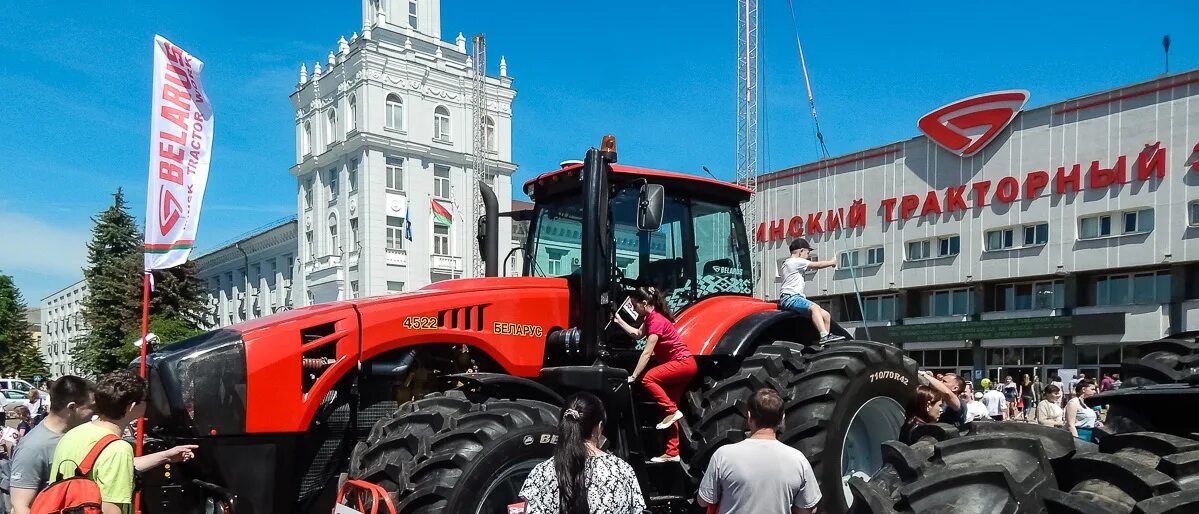 Агросалон 2022 мтз. С. Тракторы минский тракторный завод. Завода беларусь мтз. Трактора минского тракторного завода белоруссии.