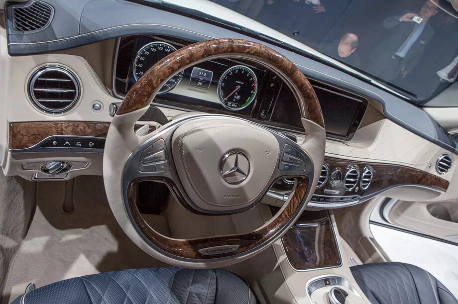 Mercedes s class w222 салон. Mercedes Benz w222 салон. Mercedes s500 w222 салон.