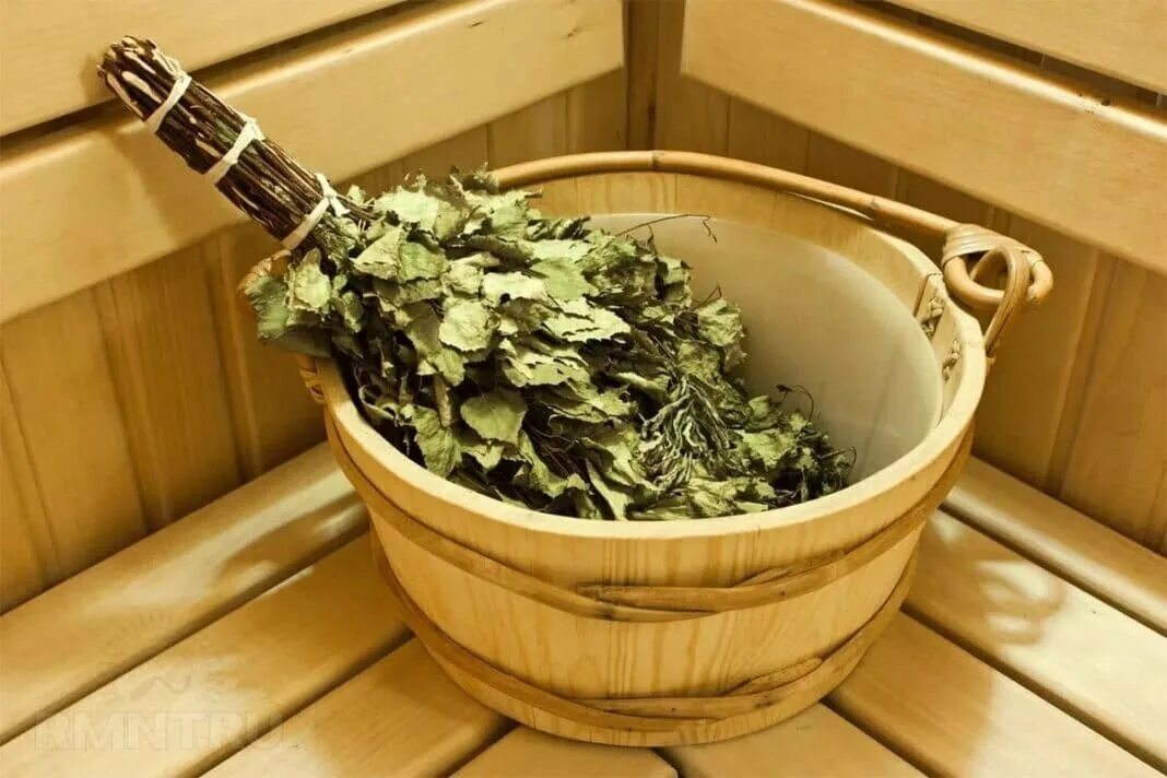 Полок в сауне. Полок для бани. Сборка бани бочки. Изготовление банных. Бондарные изделия для бани.