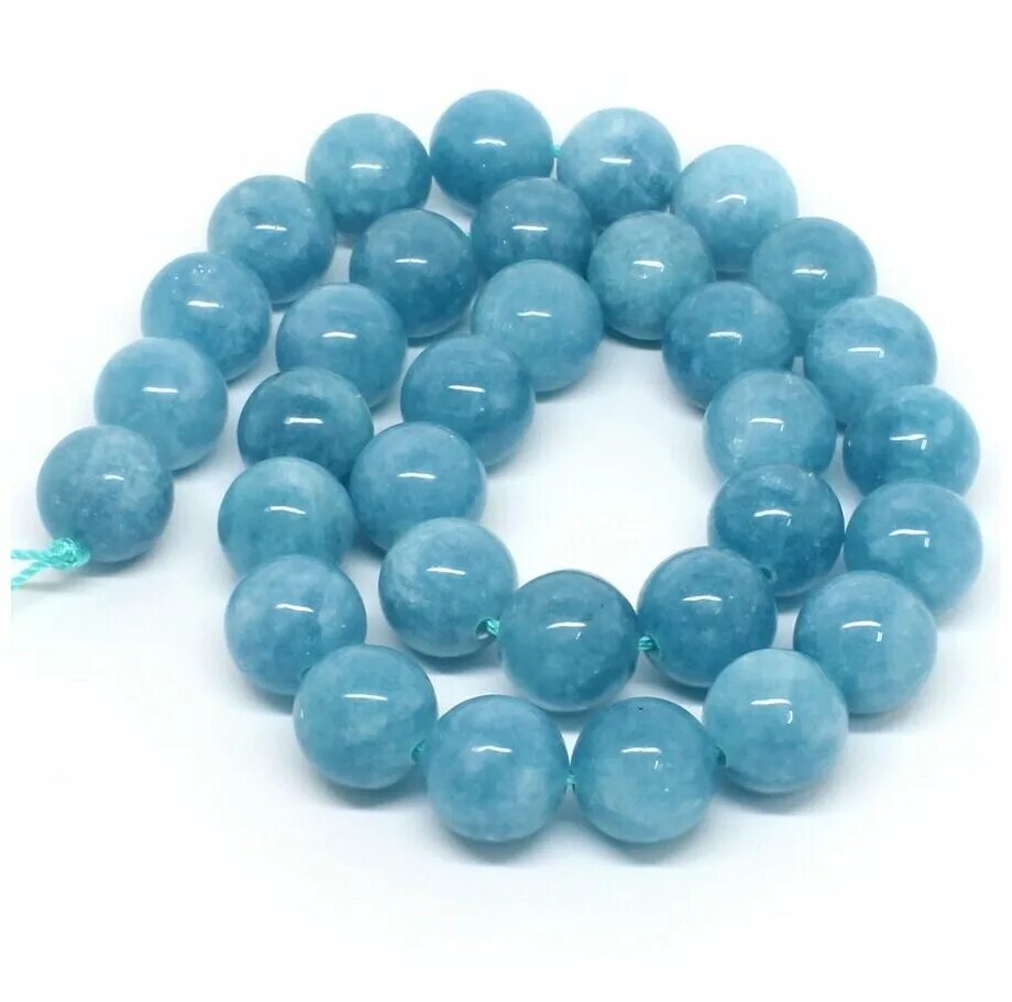 Камень аквамарин бусинка. Аквамарин бусины. Аквамарин натуральный бусины. Многогранный аквамарин бусины. Голубой аквамарин бусины.