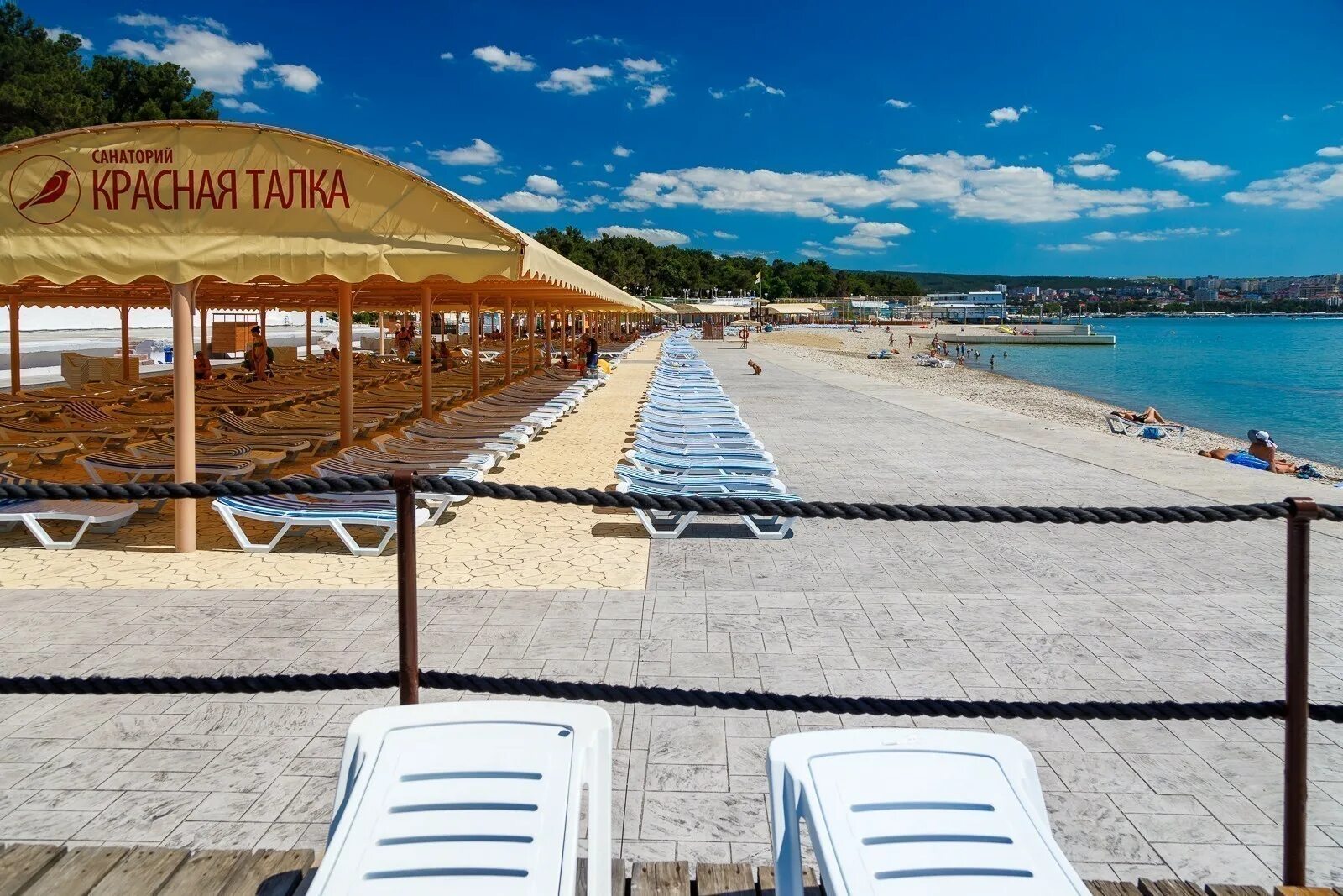 Пляж санатория красная талка. Центральный пляж геленджика 2021. Пляжи геленджика 2021 2к19. Собственные пляжи геленджика. Пляжи геленджика фото с описанием.
