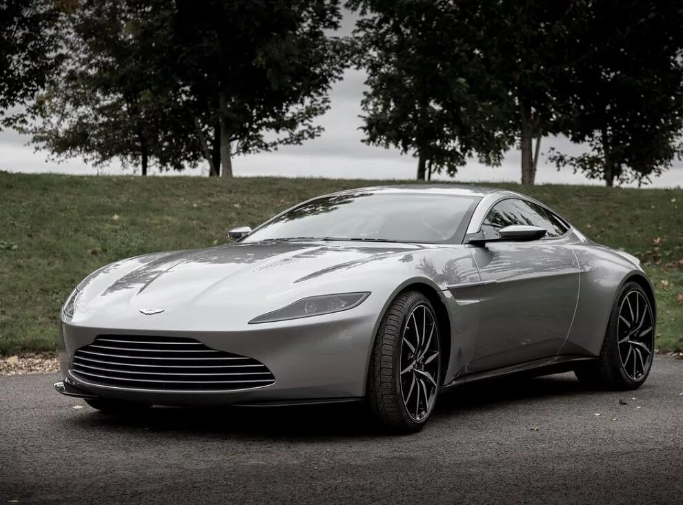 Spectre 1. Aston Martin db10 2021.