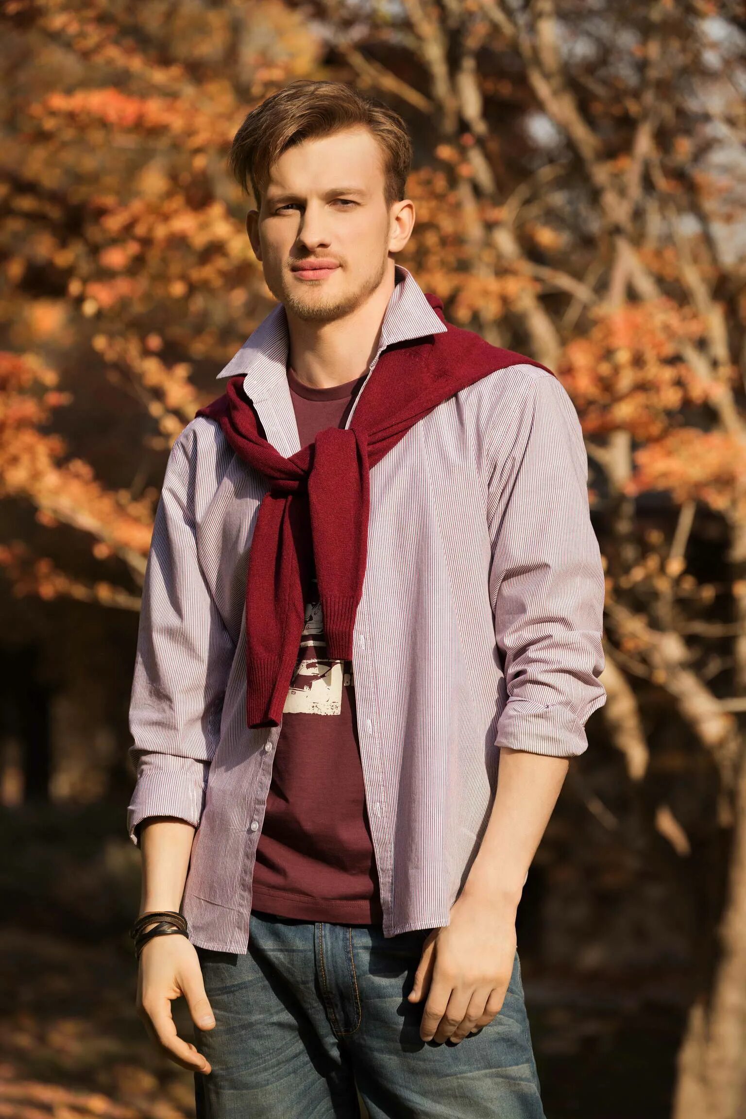 Студенты. Современная молодежь. Студенты 20 лет. Довольный студент. Молодые люди студенты.