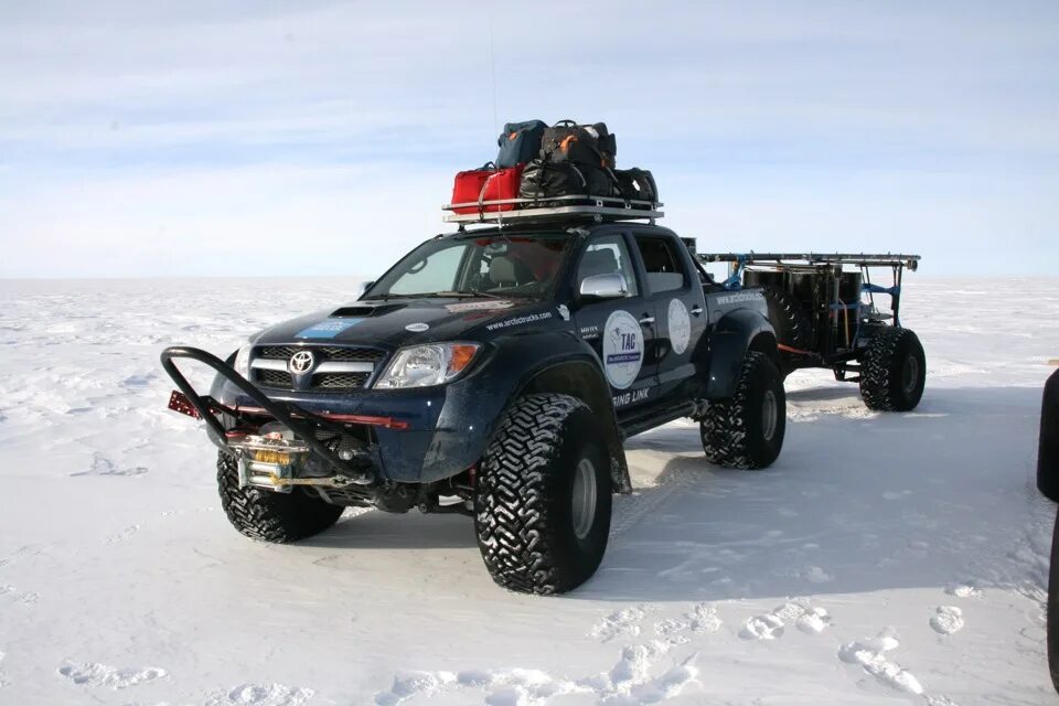 Машина для экспедиций. Автомобили для экспедиции. Land cruiser 80 экспедиционный. Toyota land cruiser 80 camper. Автомобили для экспедиции.