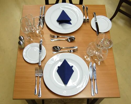 Une table