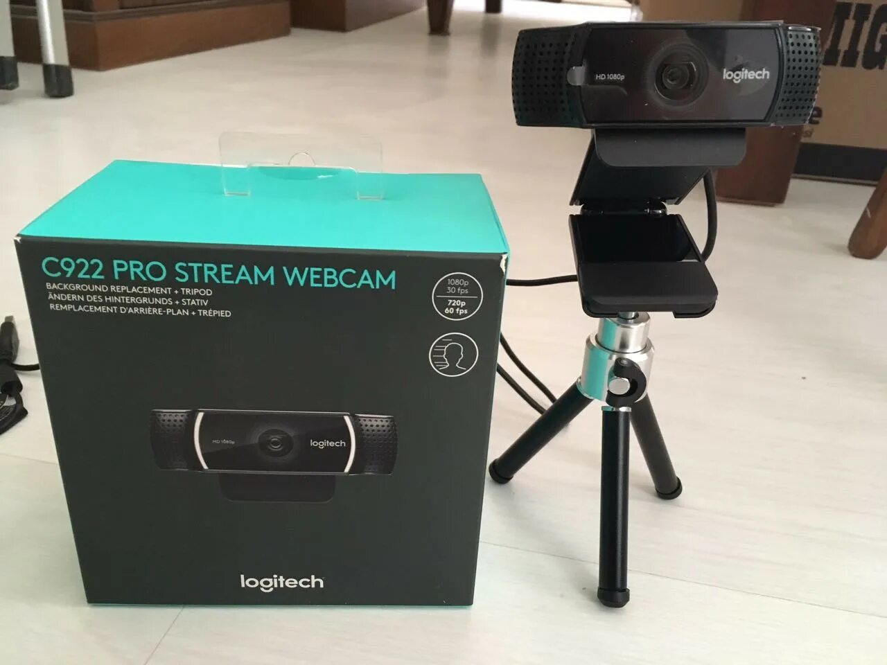 Stream cam. Logitech stream cam крепление. logitech c930e кронштейн. логитеч стрим кам штатив. c922 pro характеристика.