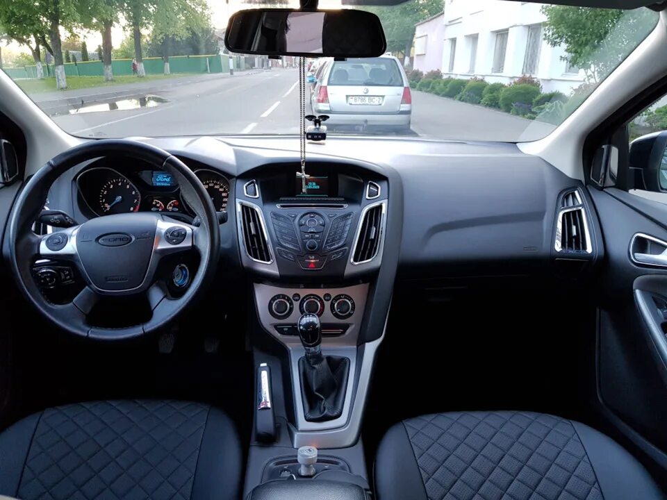 Купить новый Ford Focus III Рестайлинг 1.6 MT (85 л.с.) бензин механика в Москве