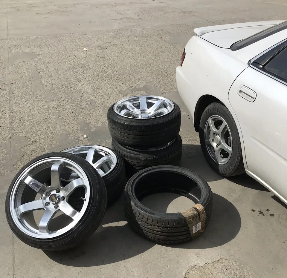 Toyota corona premio на 17 дисках. Корона премио на 17 литье. Диски r16 на toyota corona premio. Диски corona. Toyota corona premio на 17 дисках.