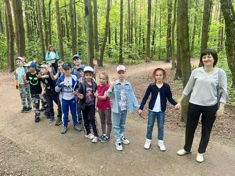 Воронежские мероприятия 29 сентября. Старшеклассники в россии. Школа 74 воронеж. Летний отдых детский воронеж правительство. Счастливые школьники на каникулах.