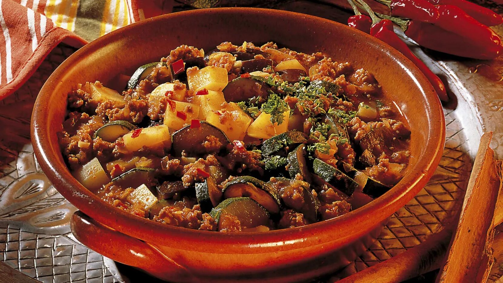 чанахи в казане рецепт. чанахи в казане рецепт. чанахи с бараниной. суп шулюм из говядины. шулюм.