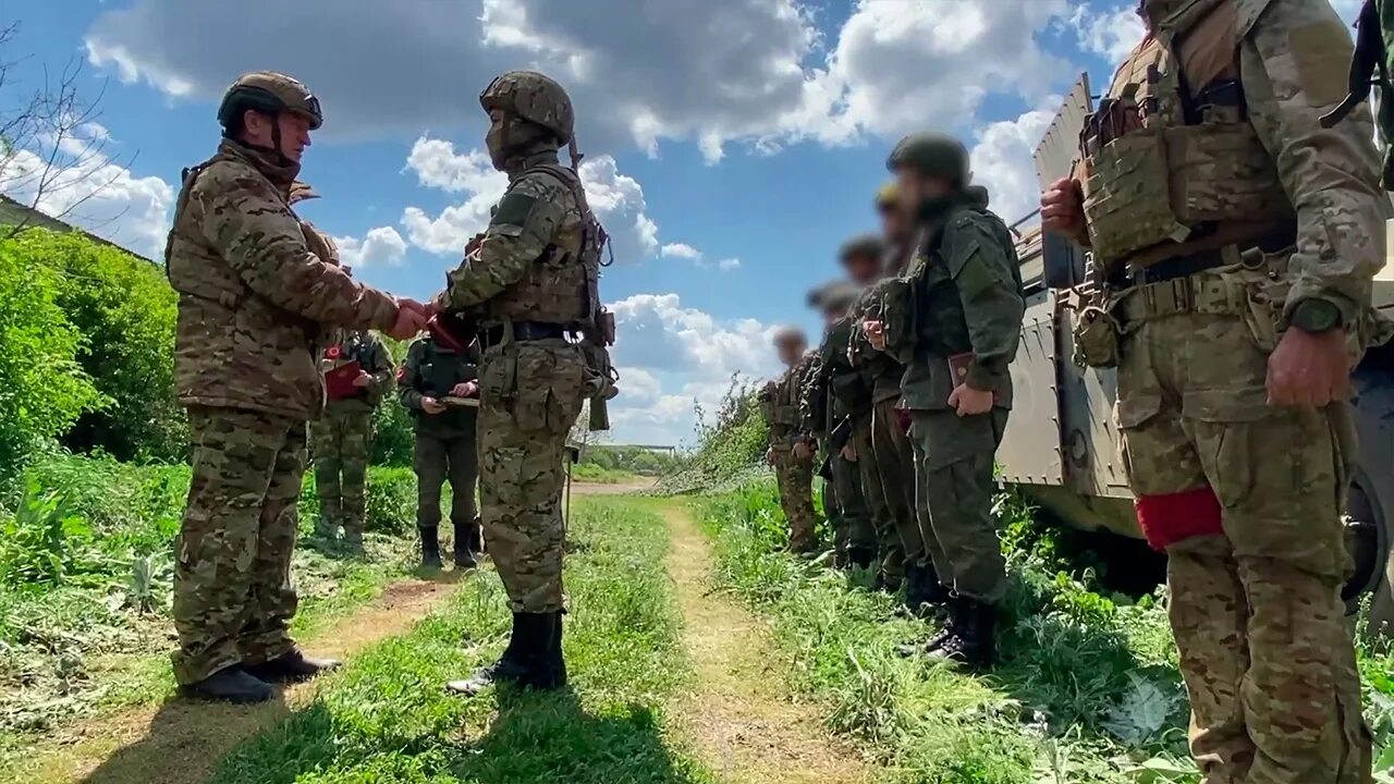 Военные спецоперации на Украине. Российские солдаты на спецоперации в Украине. Российский боец спецоперации на Украине. Специальная Военная операция. Официальная военная операция